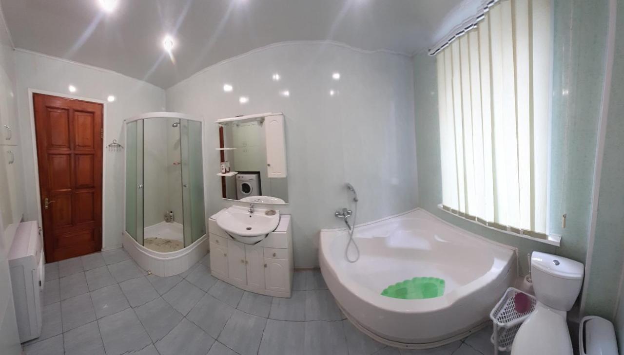 Куренiвський Двiр Kiev Ngoại thất bức ảnh
