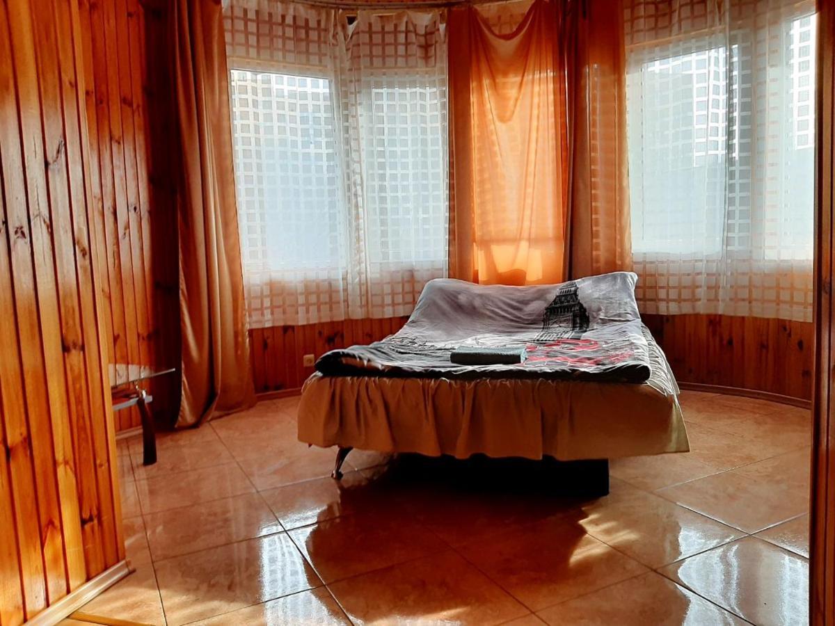 Куренiвський Двiр Kiev Ngoại thất bức ảnh